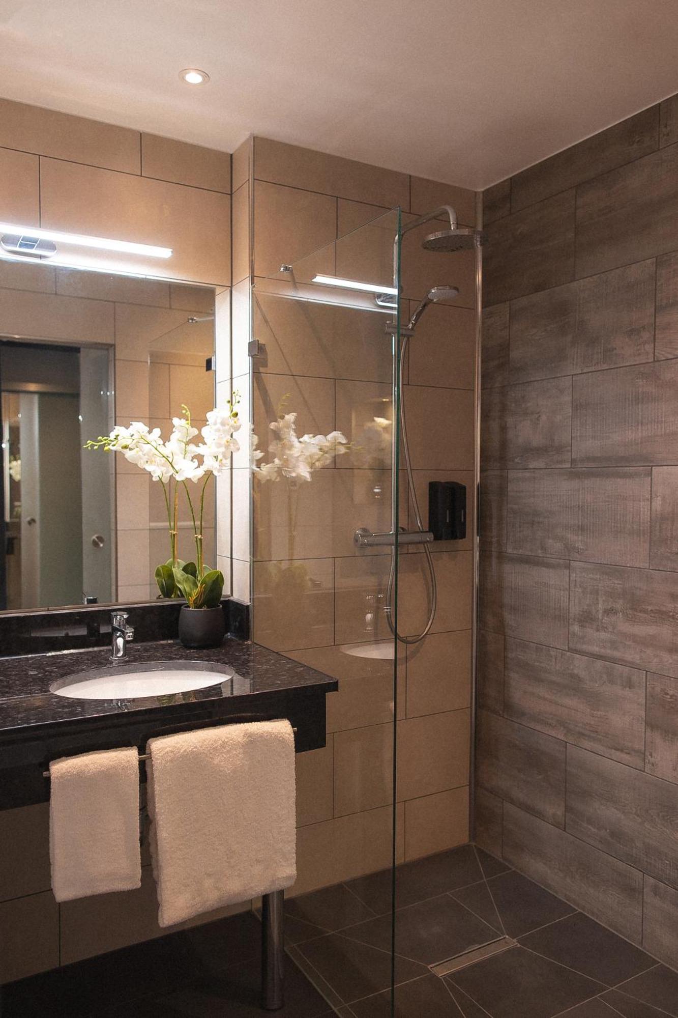Plaza Premium Hotel