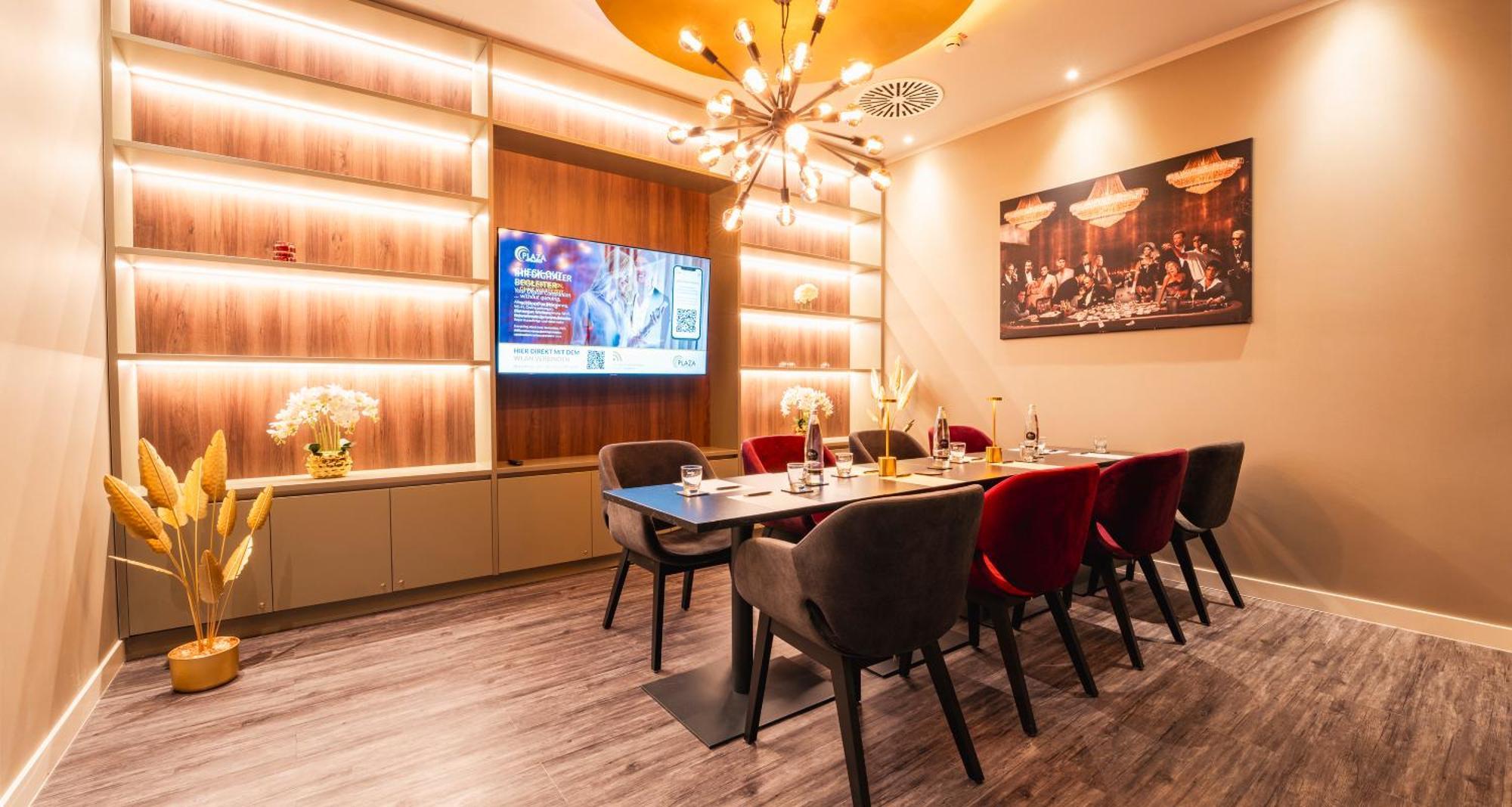 Hotel Plaza Premium 4*