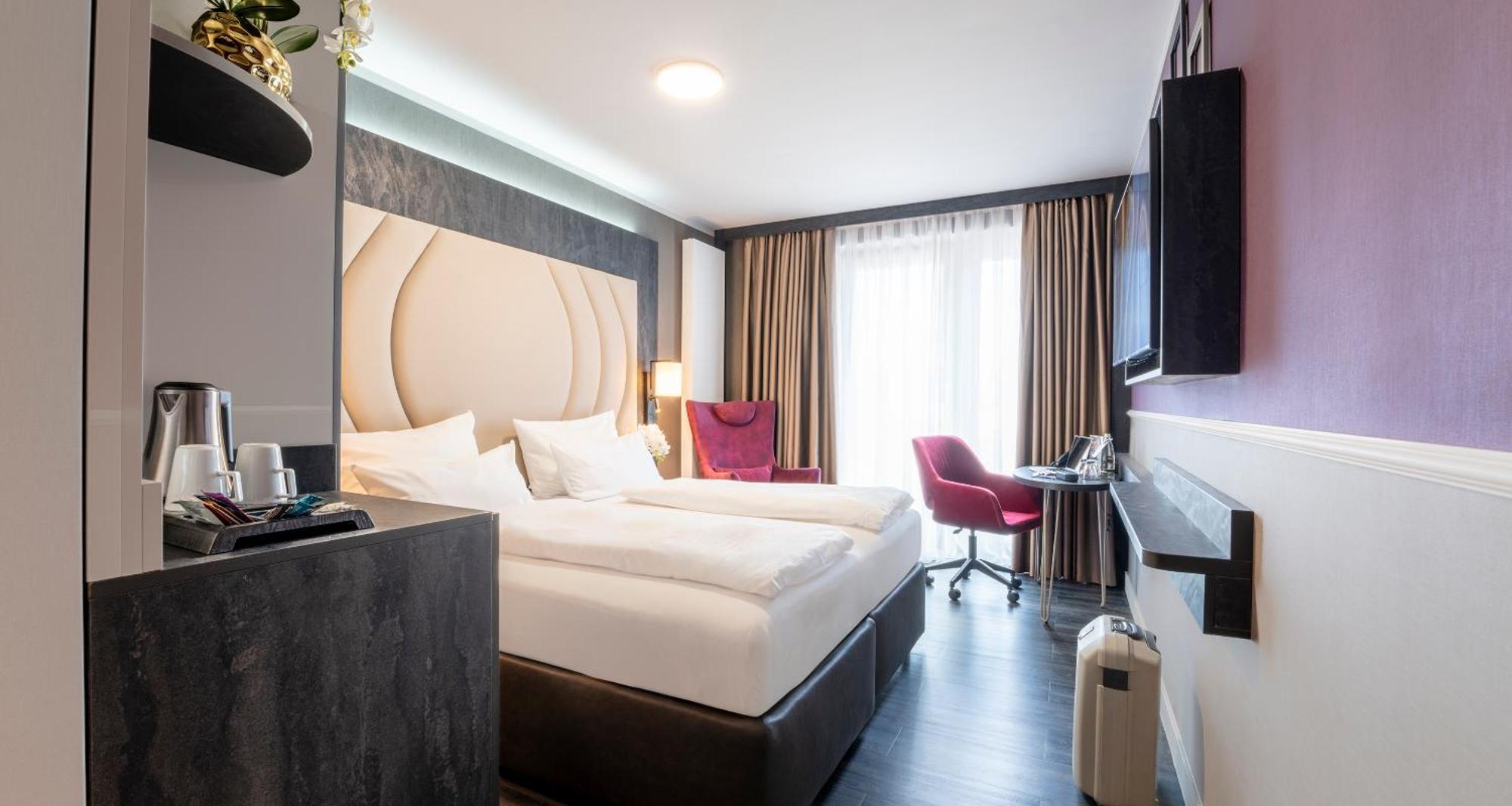 Plaza Premium 4* Heidelberg