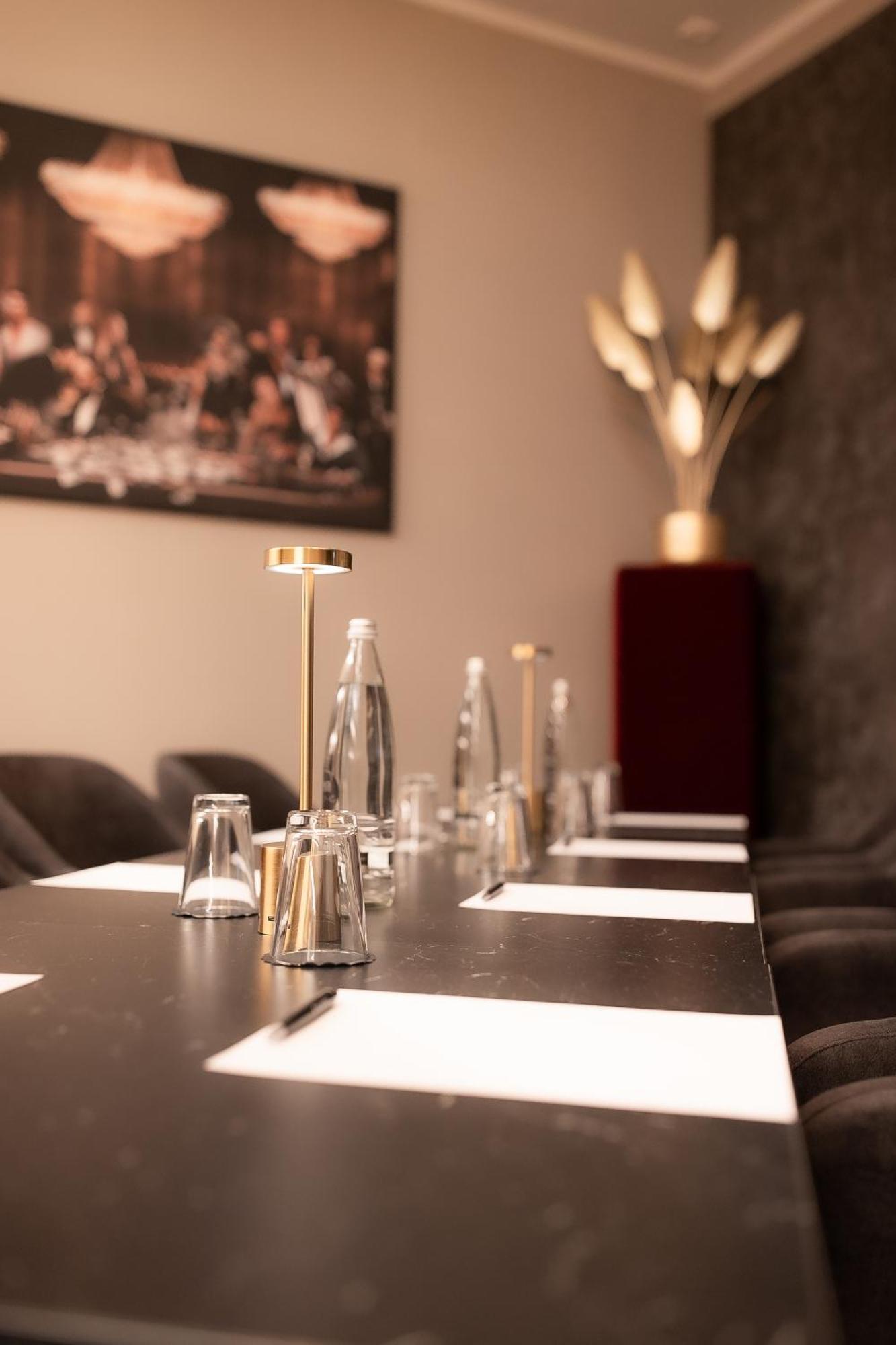 Plaza Premium Hotel