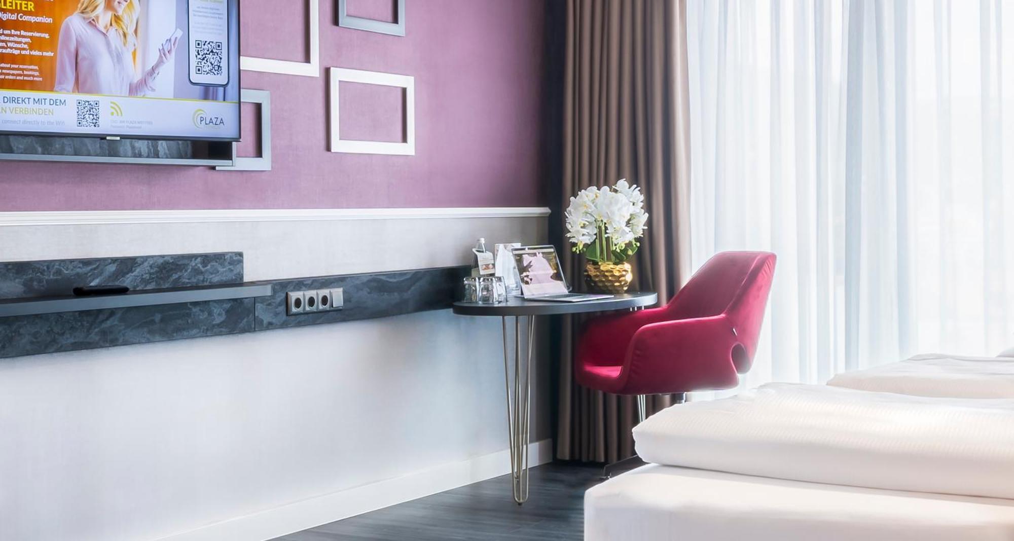 Plaza Premium Hotel